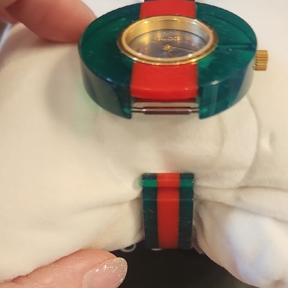 Gucci Women's Vibrant Green and Red Watch - Picture 4 of 6